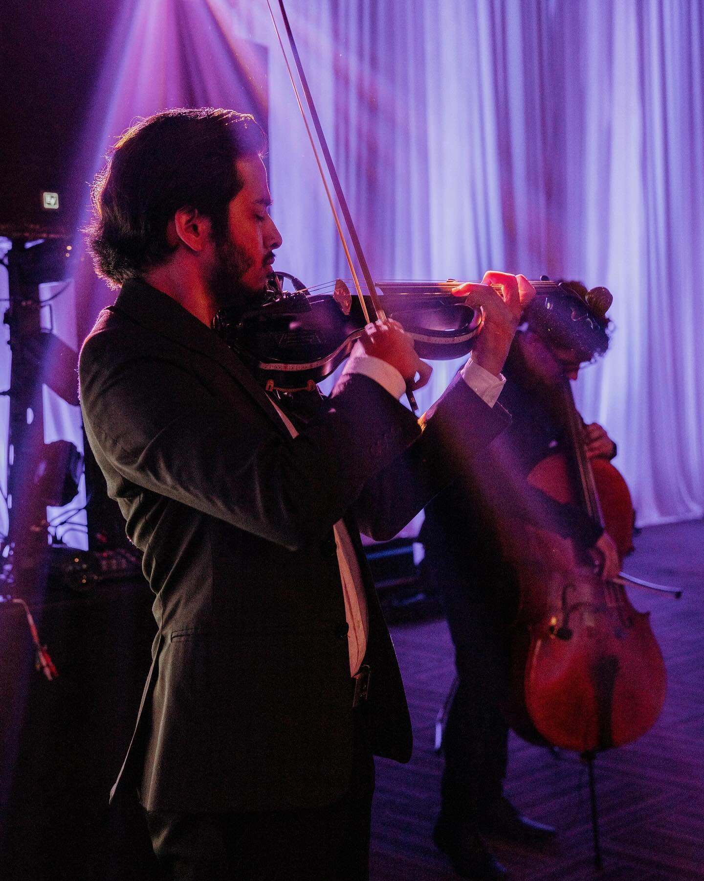 Violinista en concierto privado en Valle de Guadalupe